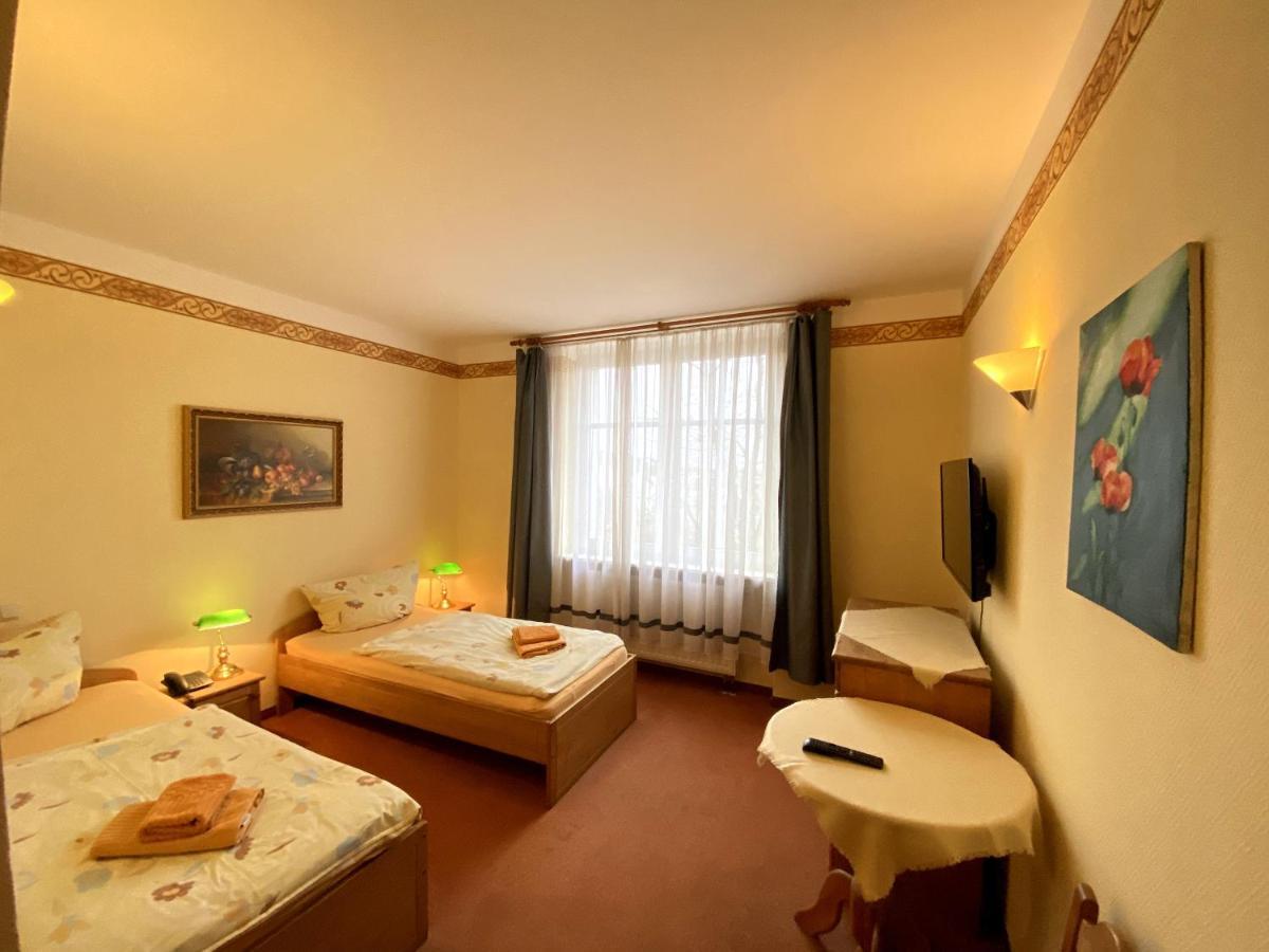 เฮาส์ เบลเกอร์ Hotel Grossziethen ภายนอก รูปภาพ