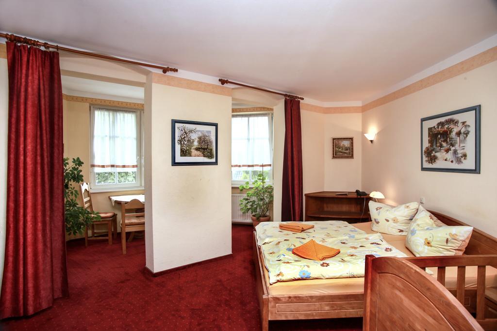เฮาส์ เบลเกอร์ Hotel Grossziethen ภายนอก รูปภาพ
