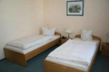 เฮาส์ เบลเกอร์ Hotel Grossziethen ภายนอก รูปภาพ